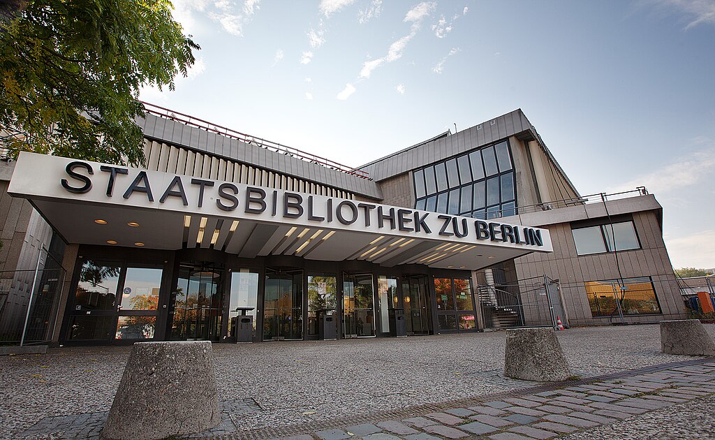Entrance to Stabi Berlin building on Potsdamer Straße